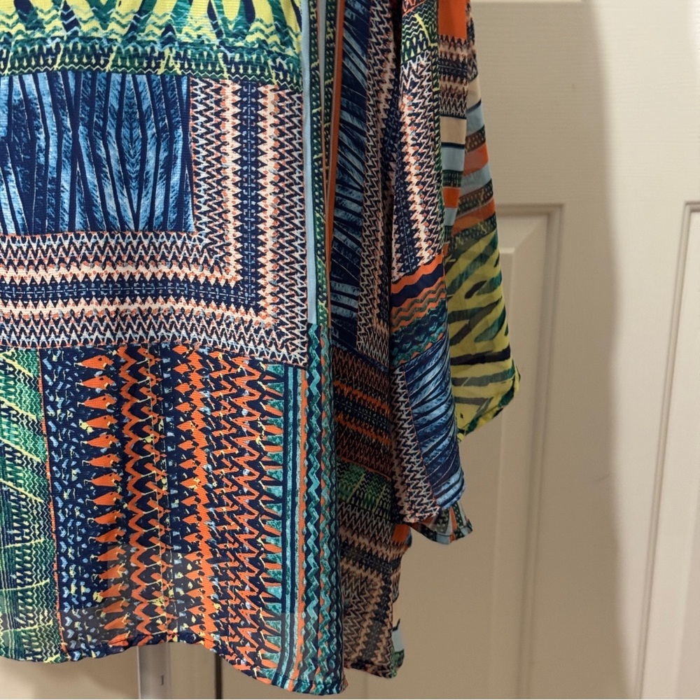 Blue and Green Boxy Tunic with Cut Out Details, size 26/28W - Picture 4 of 9
